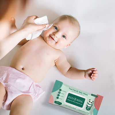 Struggling with Baby’s Sensitive Skin? 4 Reasons to Try Non-Toxic Baby Wipes