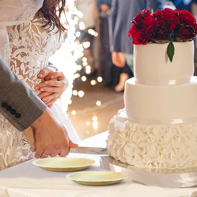 Trendy and Green: The Latest in Disposable Wedding Plate Options